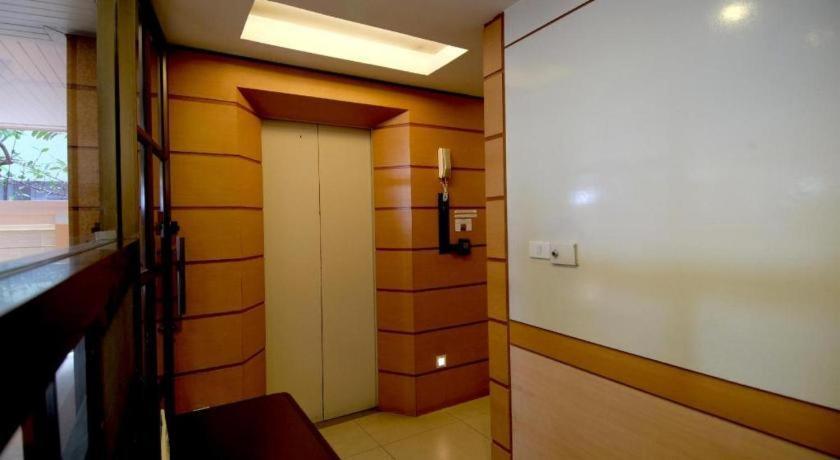 Alameda Suites Hotel Bangkok Exterior photo
